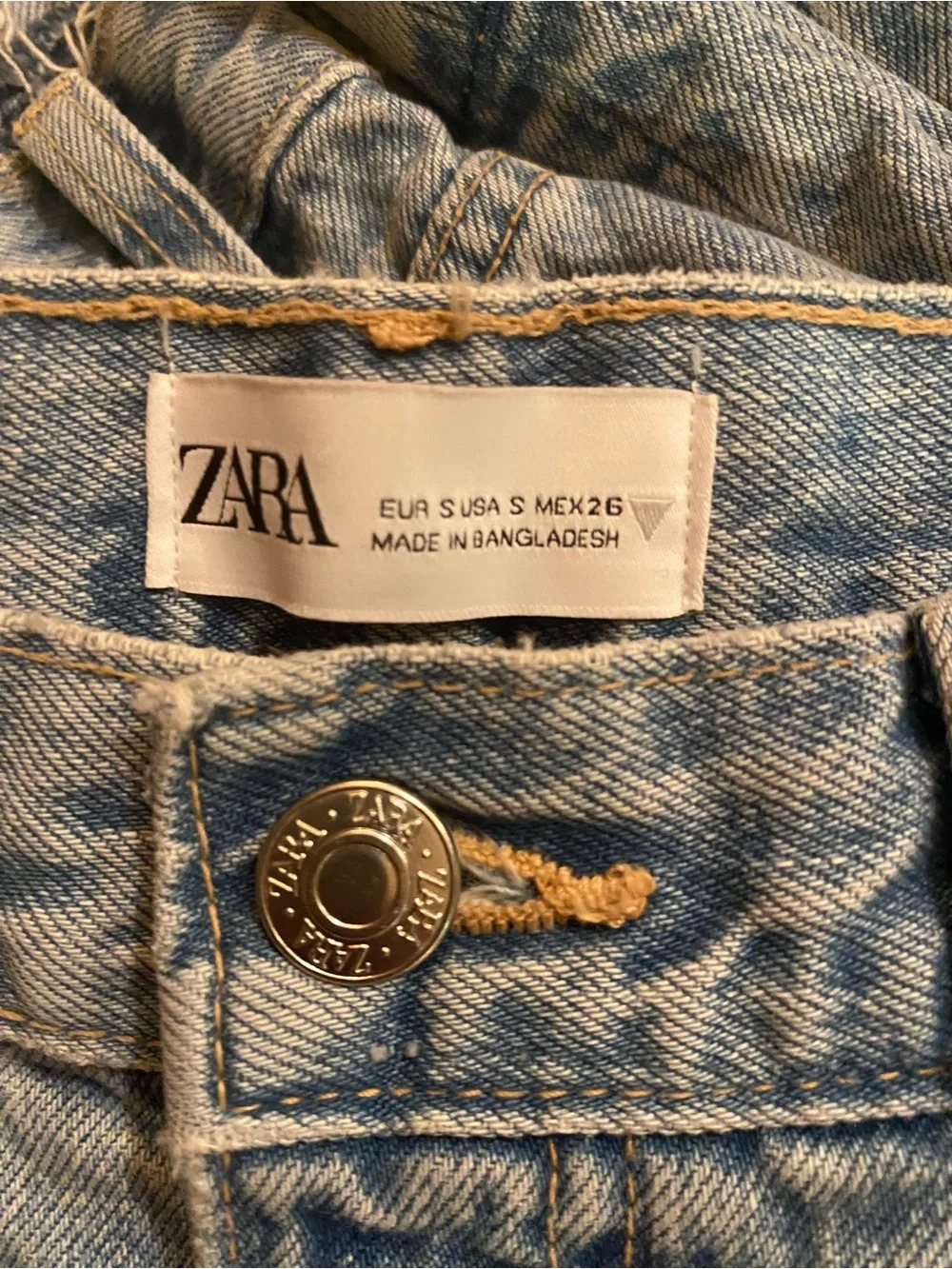 ZARA High Rise Light Wash Denim Midi Skirt Raw Hem Front Slit Size Small